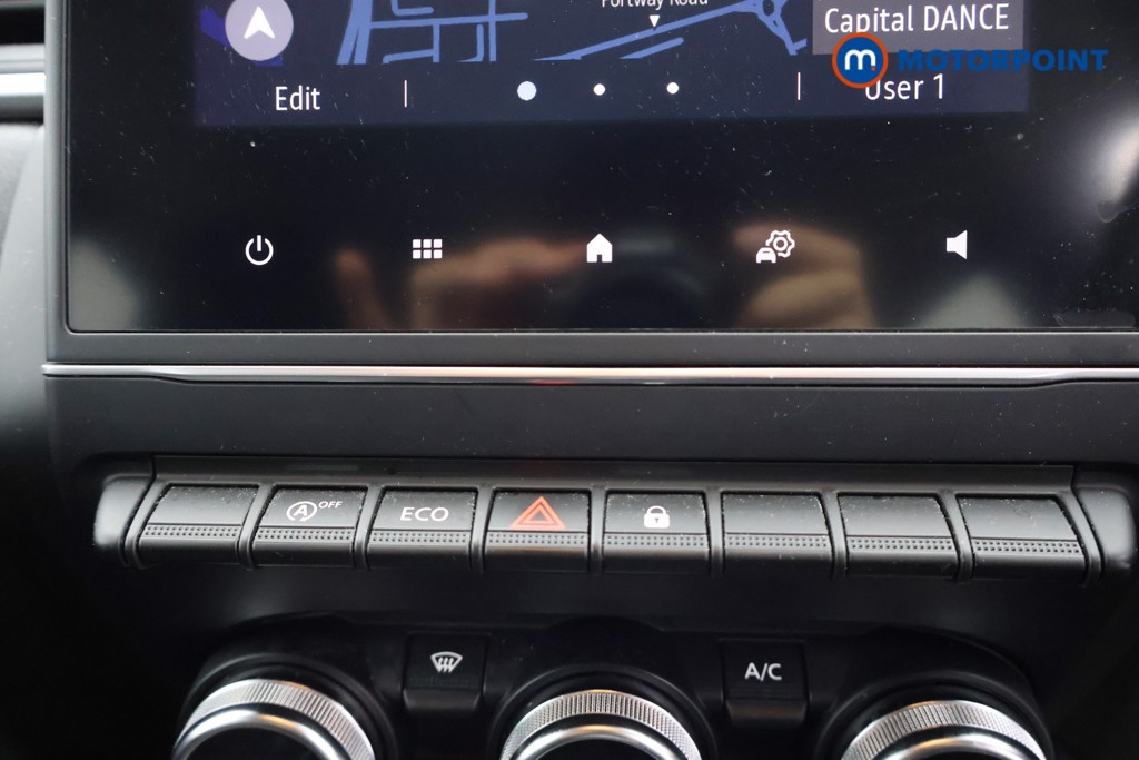Renault Captur Iconic Edition Manual Petrol SUV - Stock Number (1574752) - 9th supplementary image