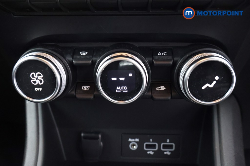 Renault Captur Iconic Edition Manual Petrol SUV - Stock Number (1574752) - 11th supplementary image