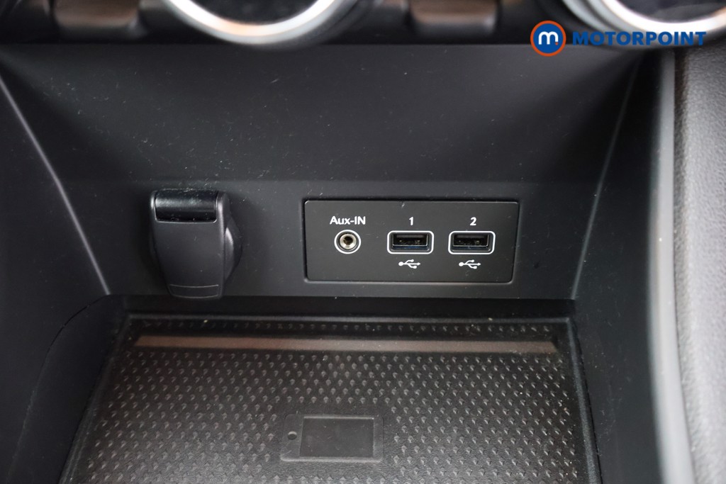 Renault Captur Iconic Edition Manual Petrol SUV - Stock Number (1574752) - 12th supplementary image