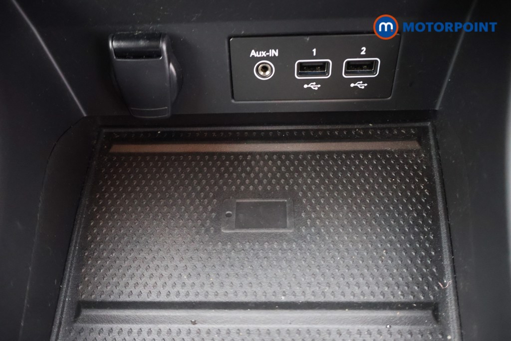 Renault Captur Iconic Edition Manual Petrol SUV - Stock Number (1574752) - 13th supplementary image