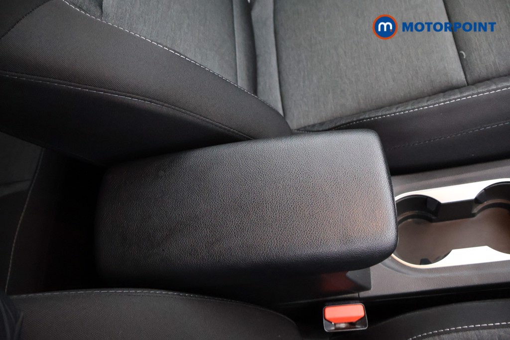 Renault Captur Iconic Edition Manual Petrol SUV - Stock Number (1574752) - 18th supplementary image