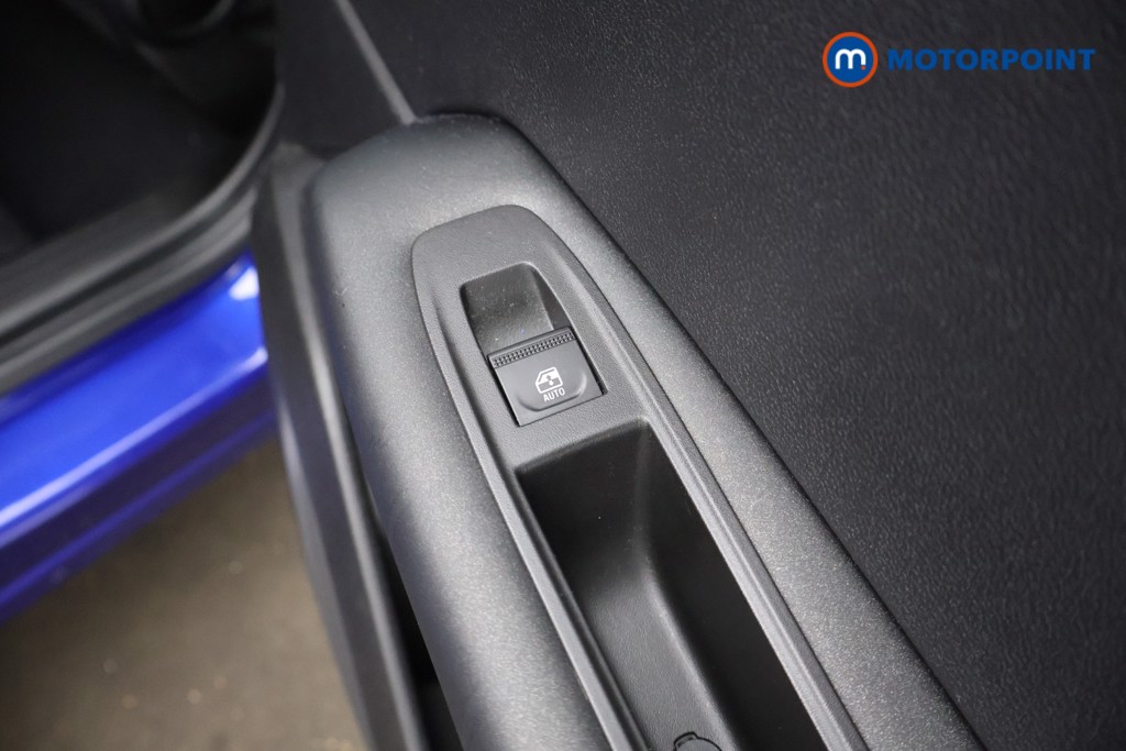 Renault Captur Iconic Edition Manual Petrol SUV - Stock Number (1574752) - 27th supplementary image