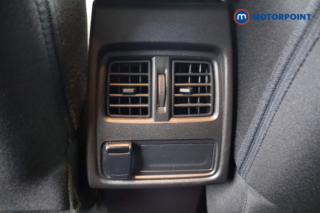 Renault Captur Iconic Edition Manual Petrol SUV - Stock Number (1574752) - 34th supplementary image