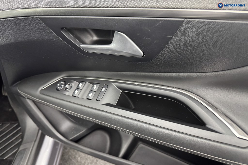 Peugeot 3008 Allure Manual Diesel SUV - Stock Number (1575114) - 23rd supplementary image