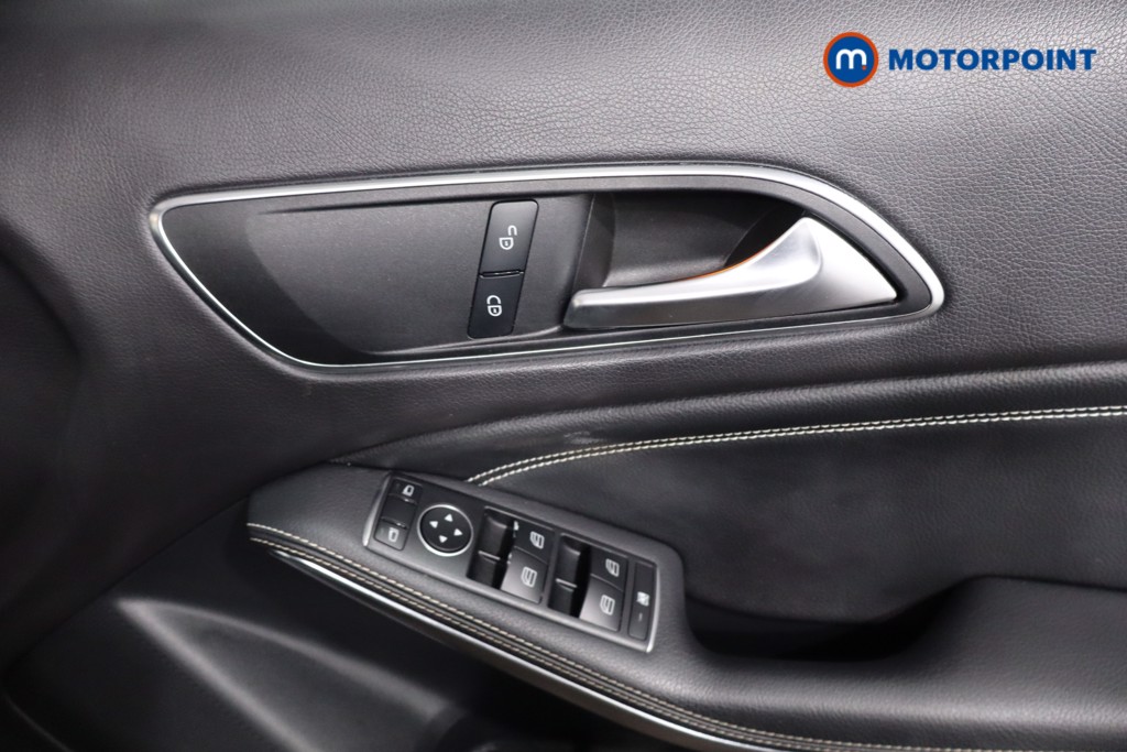 Mercedes-Benz GLA Urban Edition Automatic Petrol SUV - Stock Number (1579467) - 21st supplementary image