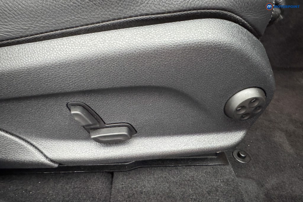 Mercedes-Benz GLC Amg Line Automatic Petrol SUV - Stock Number (1580817) - 22nd supplementary image