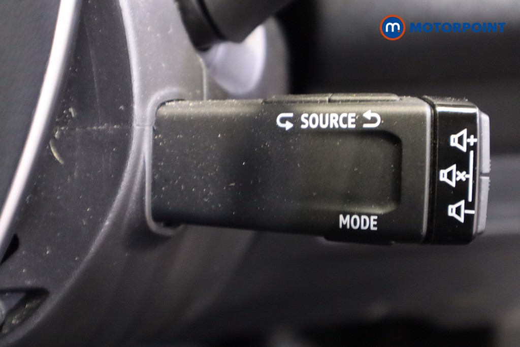 Renault Captur Iconic Edition Automatic Petrol-Electric Hybrid SUV - Stock Number (1581444) - 19th supplementary image