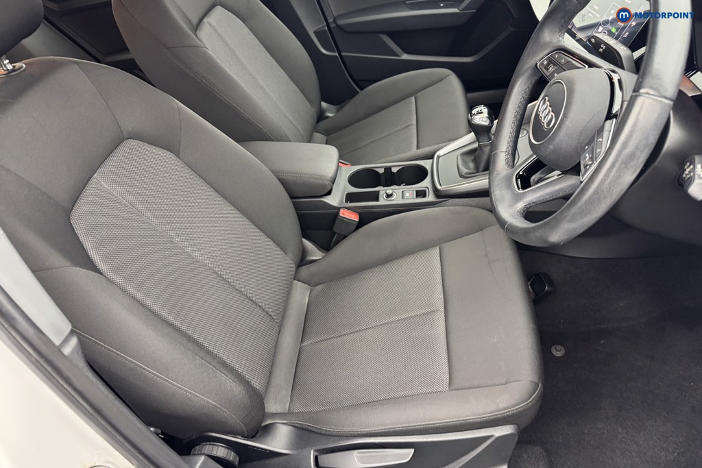 Audi A3 Technik Manual Petrol Hatchback - Stock Number (1581786) - 5th supplementary image