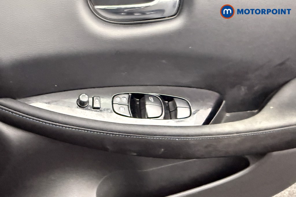 Nissan Leaf N-Connecta Automatic Electric Hatchback - Stock Number (1581934) - 16th supplementary image