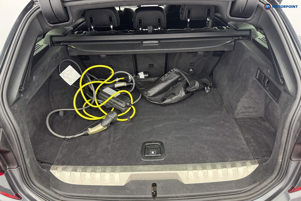 BMW 3 Series M Sport Automatic Petrol Plug-In Hybrid Estate - Stock Number (1582934) - 3rd supplementary image