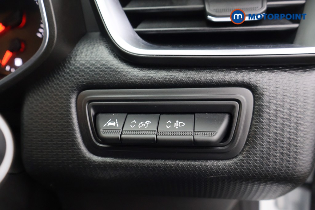 Renault Clio Play Manual Petrol Hatchback - Stock Number (1583069) - 5th supplementary image
