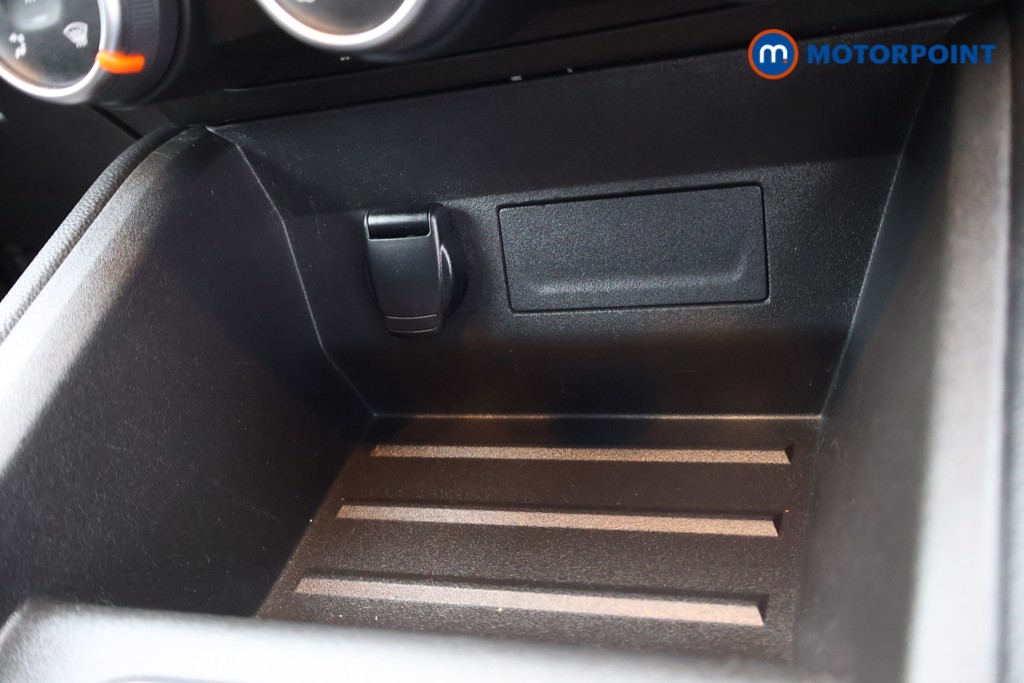 Renault Clio Play Manual Petrol Hatchback - Stock Number (1583069) - 10th supplementary image