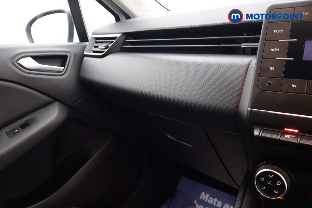 Renault Clio Play Manual Petrol Hatchback - Stock Number (1583069) - 13th supplementary image