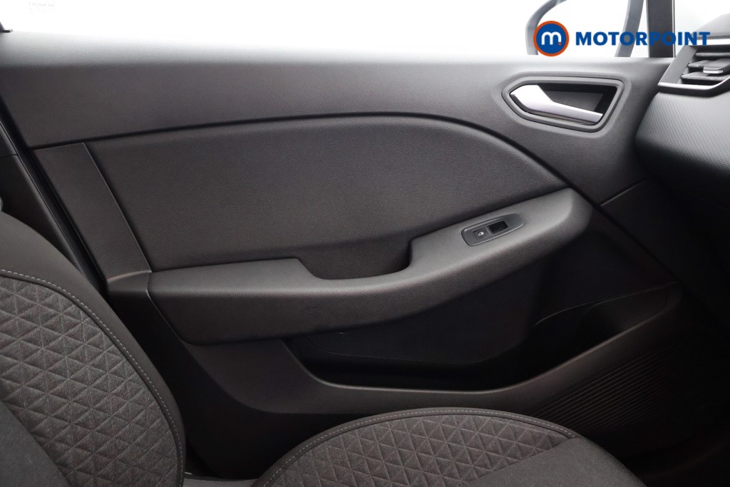 Renault Clio Play Manual Petrol Hatchback - Stock Number (1583069) - 14th supplementary image