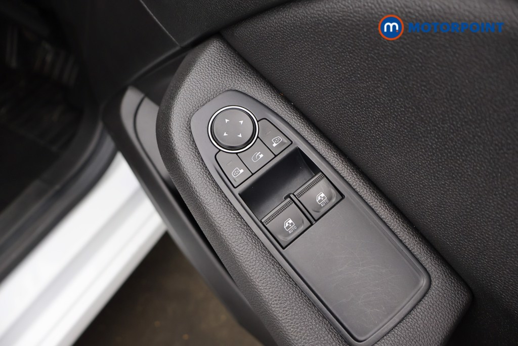 Renault Clio Play Manual Petrol Hatchback - Stock Number (1583069) - 15th supplementary image