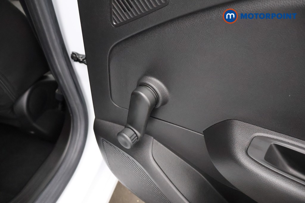 Renault Clio Play Manual Petrol Hatchback - Stock Number (1583069) - 22nd supplementary image