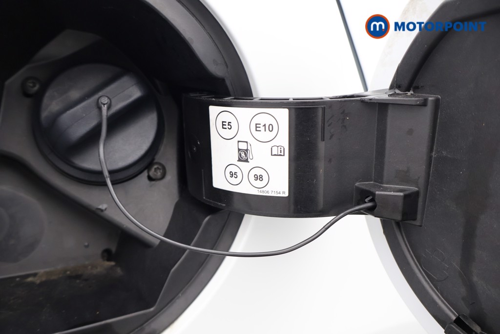 Renault Clio Play Manual Petrol Hatchback - Stock Number (1583069) - 25th supplementary image