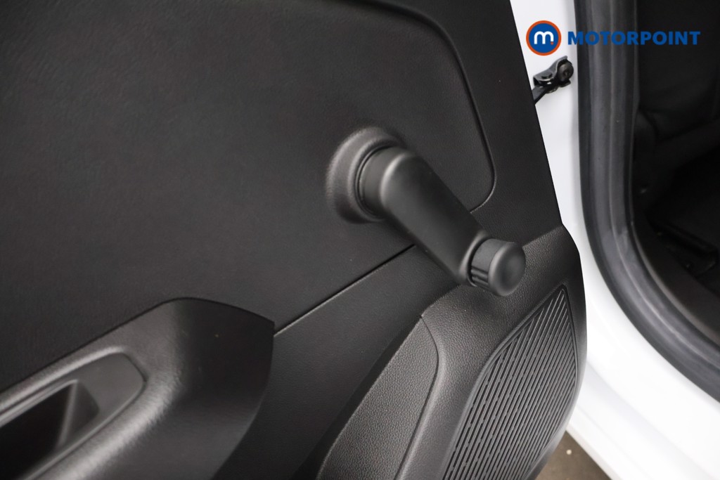 Renault Clio Play Manual Petrol Hatchback - Stock Number (1583069) - 30th supplementary image