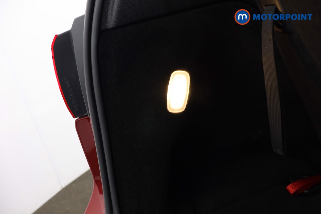 Mercedes-Benz GLB Amg Line Automatic Petrol SUV - Stock Number (1584429) - 32nd supplementary image