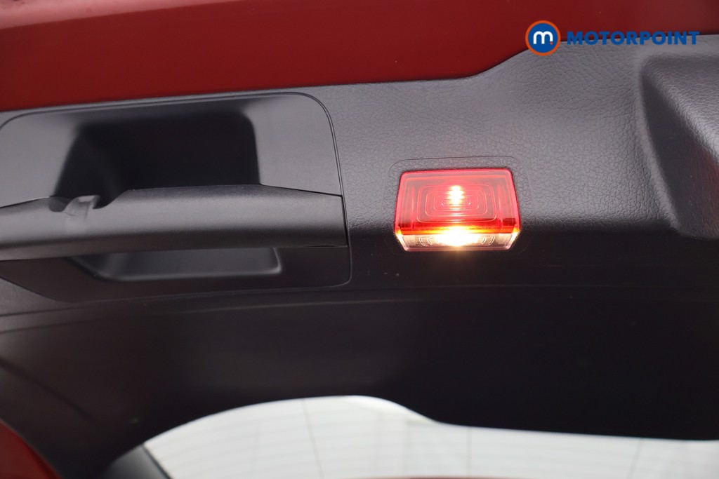 Mercedes-Benz GLB Amg Line Automatic Petrol SUV - Stock Number (1584429) - 35th supplementary image