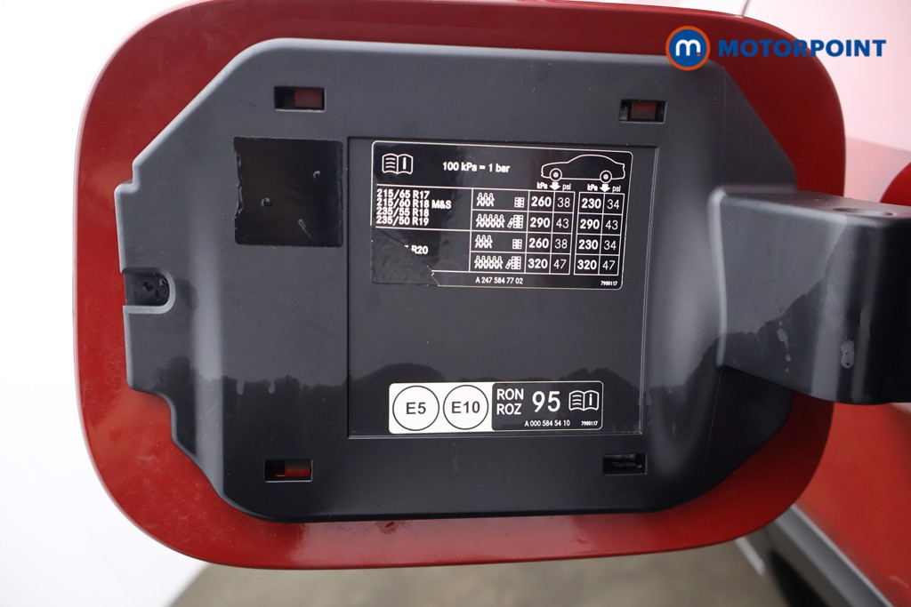 Mercedes-Benz GLB Amg Line Automatic Petrol SUV - Stock Number (1584429) - 37th supplementary image