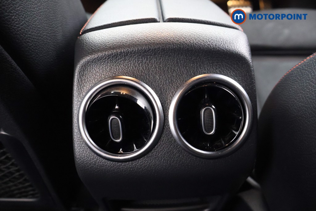 Mercedes-Benz GLB Amg Line Automatic Petrol SUV - Stock Number (1584429) - 40th supplementary image