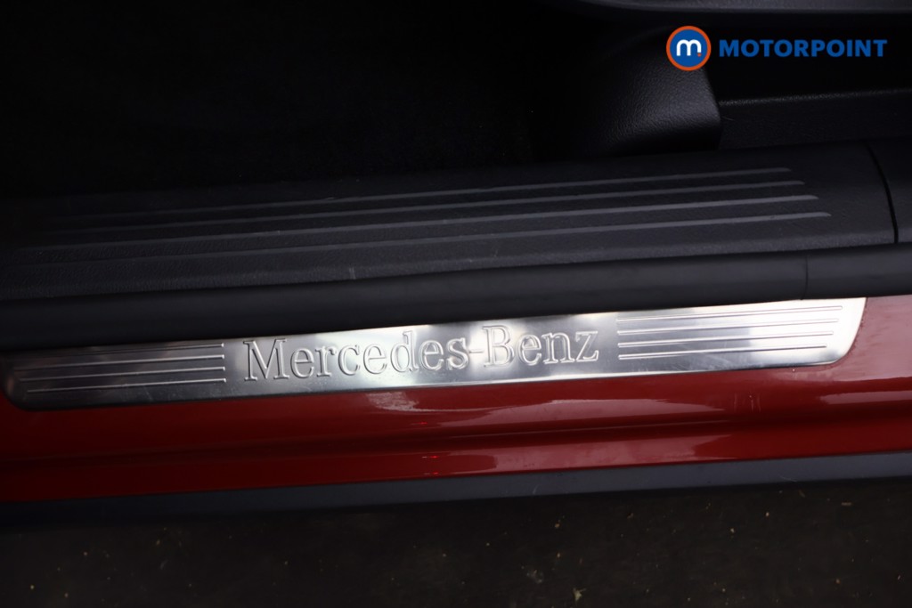 Mercedes-Benz GLB Amg Line Automatic Petrol SUV - Stock Number (1584429) - 44th supplementary image