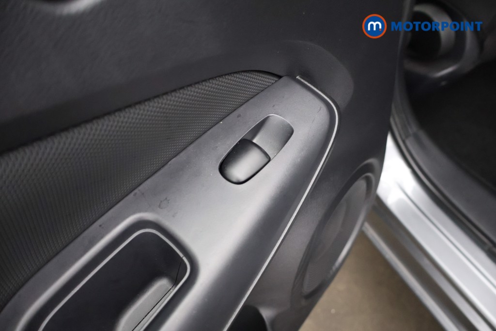 Nissan Juke Visia Manual Petrol SUV - Stock Number (1584430) - 34th supplementary image