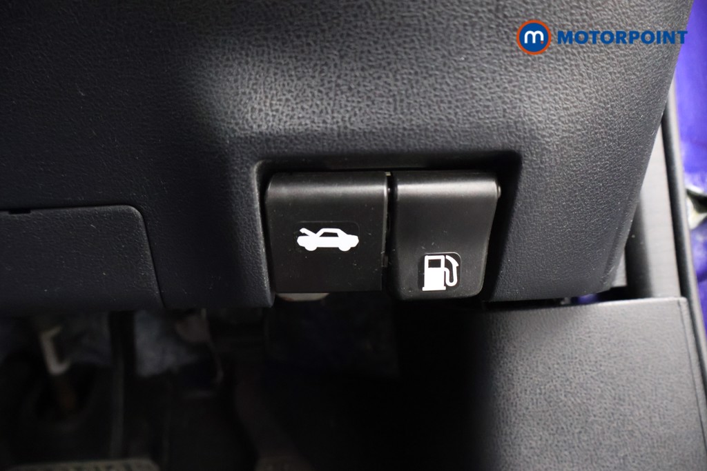 Nissan Juke Tekna Automatic Petrol SUV - Stock Number (1584639) - 6th supplementary image