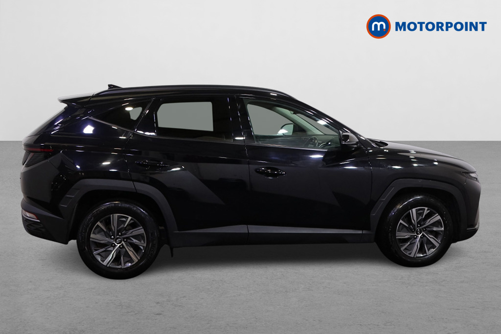 Hyundai Tucson Se Connect Manual Petrol SUV - Stock Number (1584780) - Drivers side