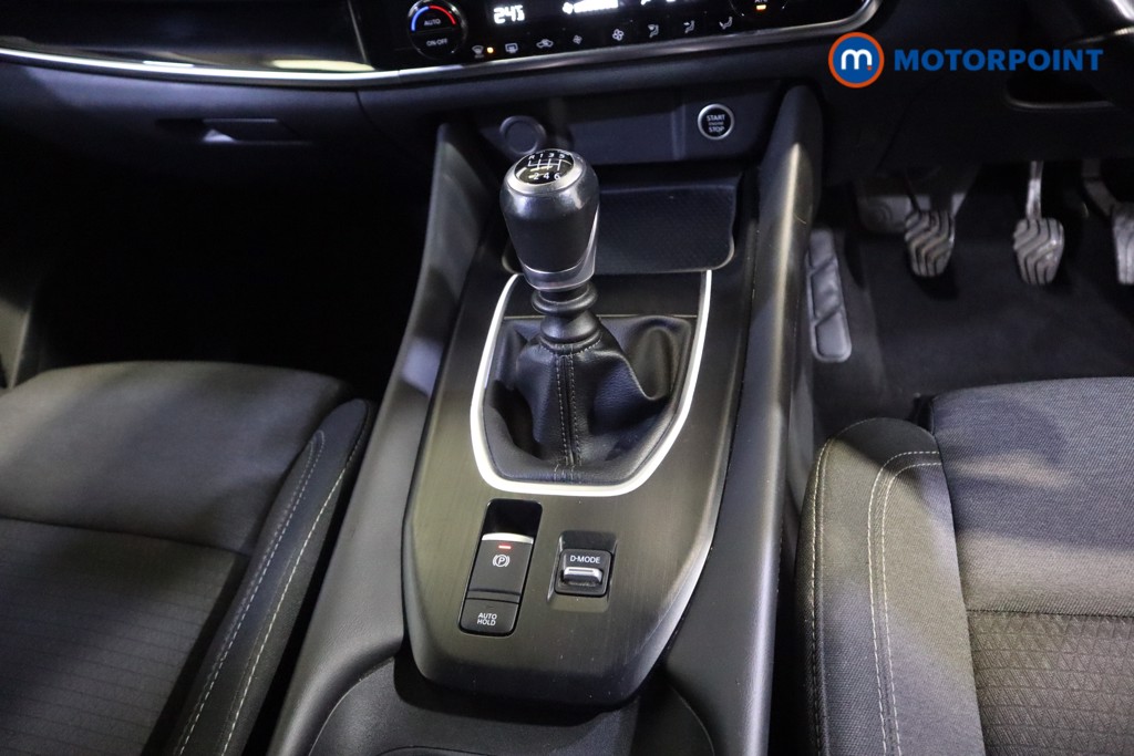 Nissan Qashqai N-Connecta Manual Petrol SUV - Stock Number (1584949) - 6th supplementary image