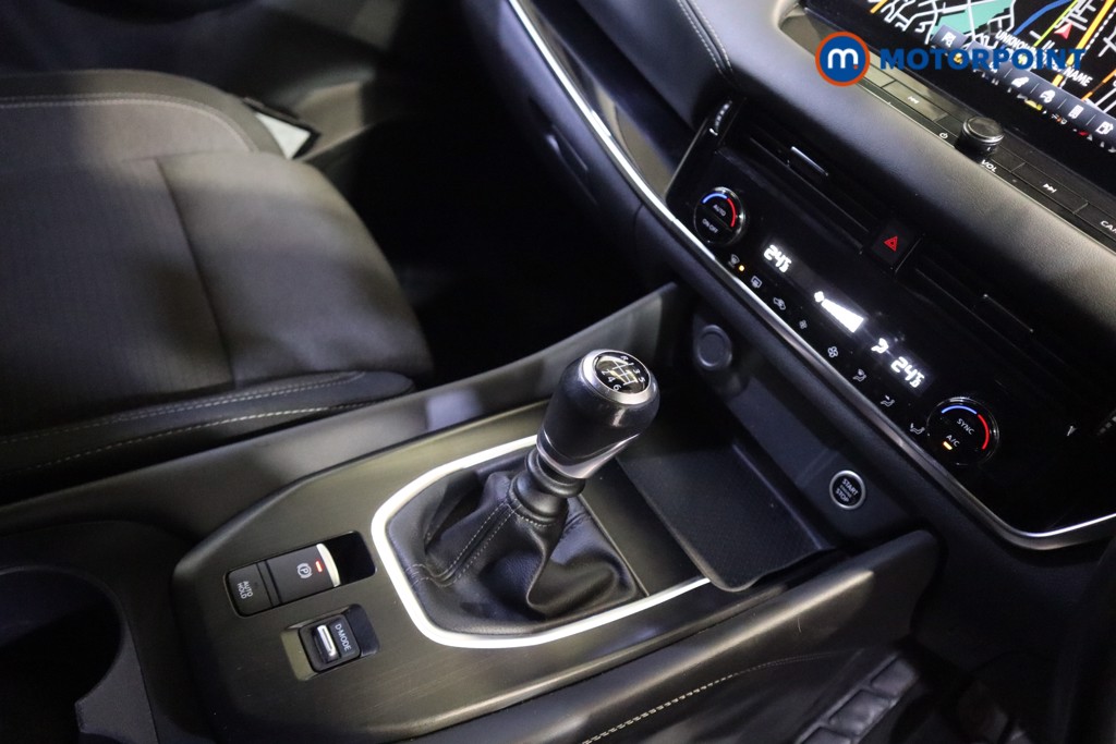 Nissan Qashqai N-Connecta Manual Petrol SUV - Stock Number (1584949) - 7th supplementary image