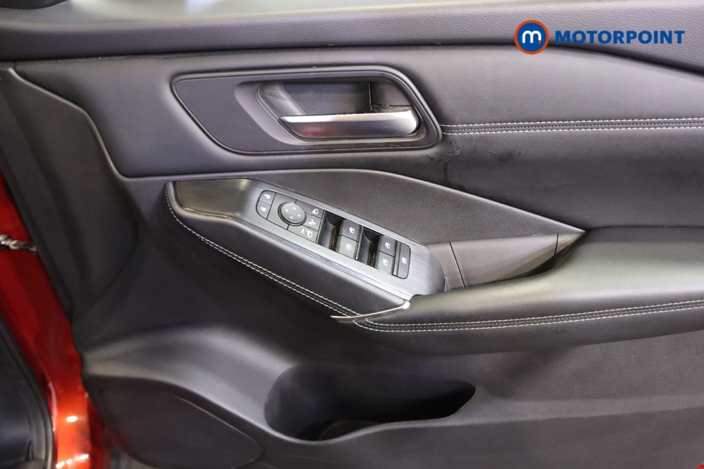 Nissan Qashqai N-Connecta Manual Petrol SUV - Stock Number (1584949) - 9th supplementary image