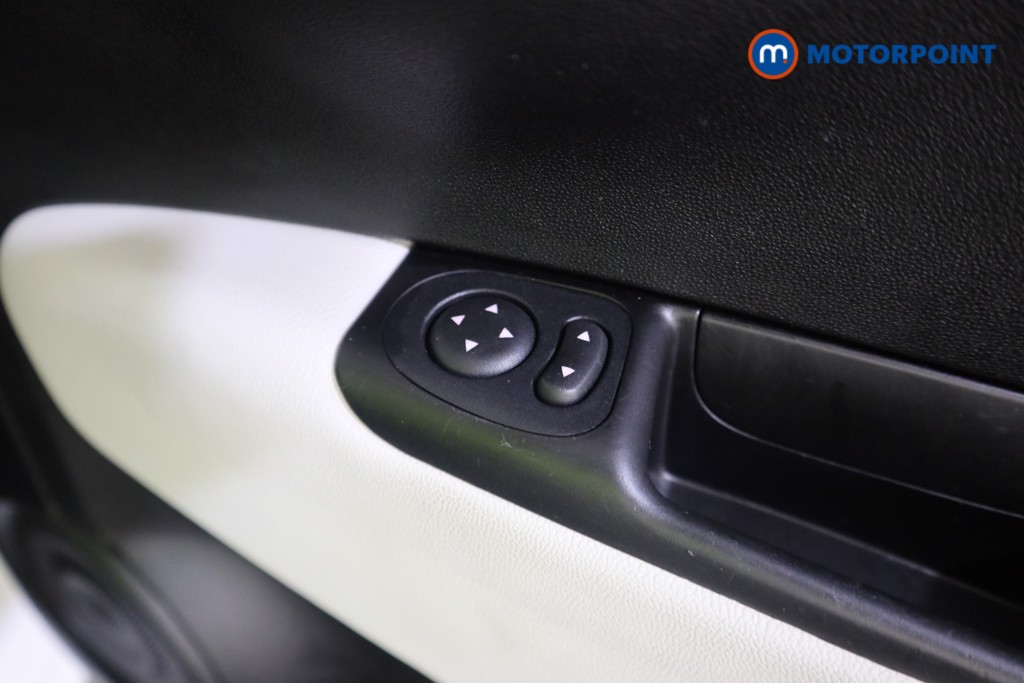 Fiat 500 Dolcevita Manual Petrol Hatchback - Stock Number (1585505) - 9th supplementary image