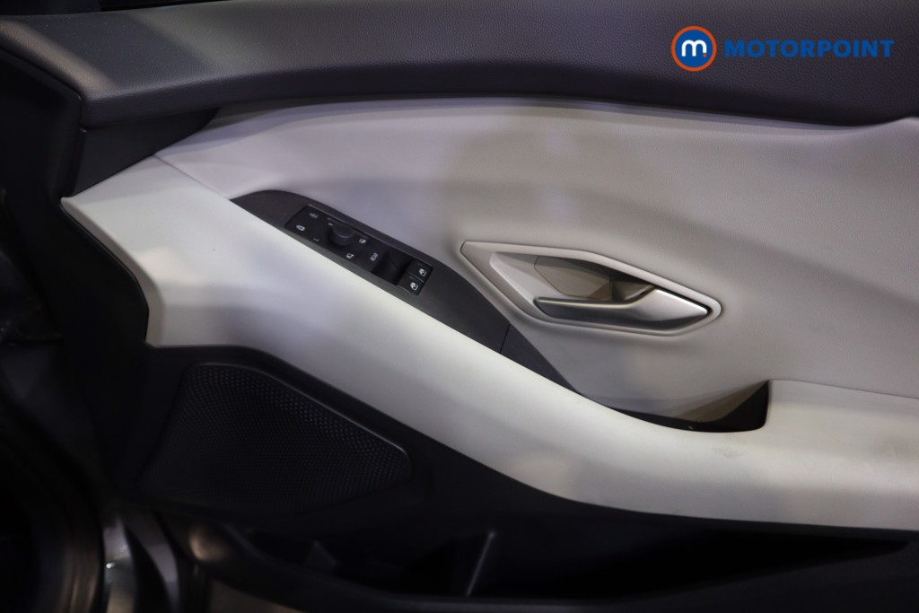 Ford Explorer Select Automatic Electric SUV - Stock Number (1586204) - 7th supplementary image