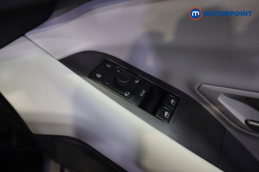 Ford Explorer Select Automatic Electric SUV - Stock Number (1586204) - 9th supplementary image