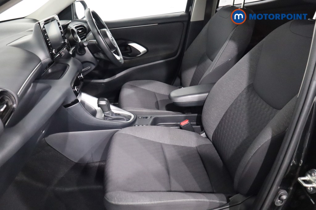 Toyota Yaris Design Automatic Petrol-Electric Hybrid Hatchback - Stock Number (1586773) - 4th supplementary image