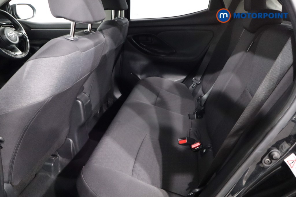 Toyota Yaris Design Automatic Petrol-Electric Hybrid Hatchback - Stock Number (1586773) - 5th supplementary image