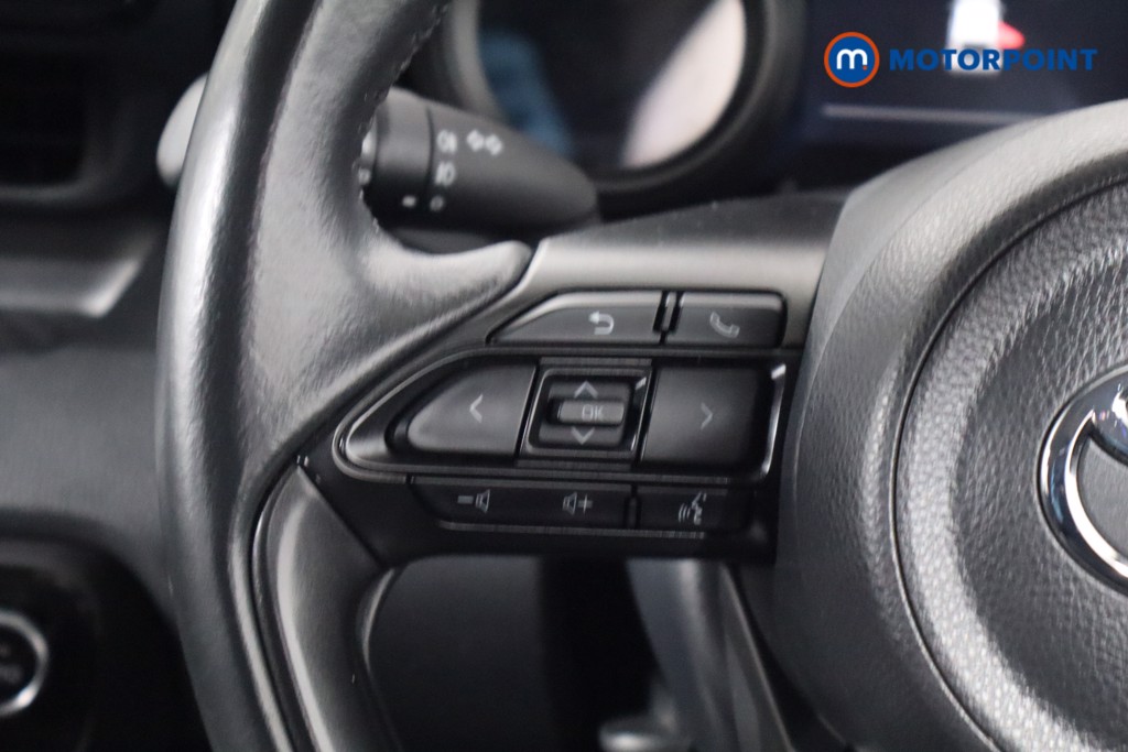 Toyota Yaris Design Automatic Petrol-Electric Hybrid Hatchback - Stock Number (1586773) - 7th supplementary image