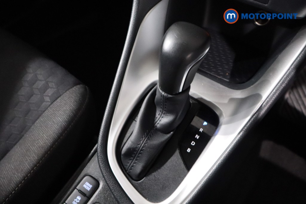 Toyota Yaris Design Automatic Petrol-Electric Hybrid Hatchback - Stock Number (1586773) - 14th supplementary image
