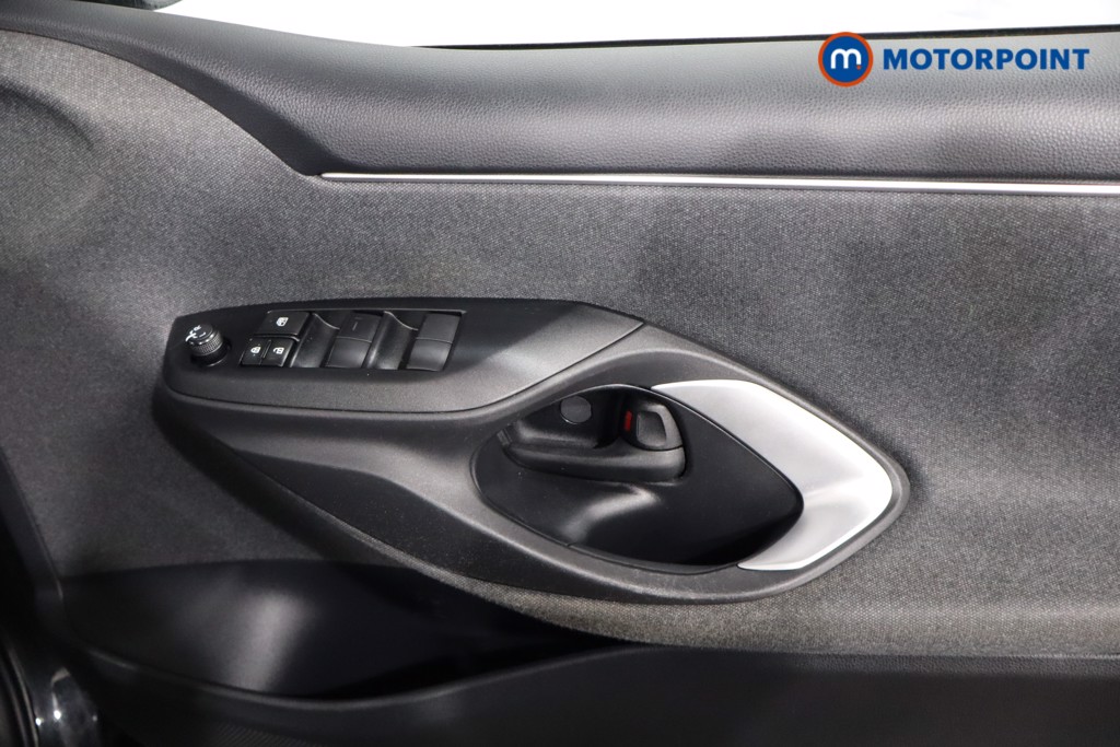 Toyota Yaris Design Automatic Petrol-Electric Hybrid Hatchback - Stock Number (1586773) - 22nd supplementary image