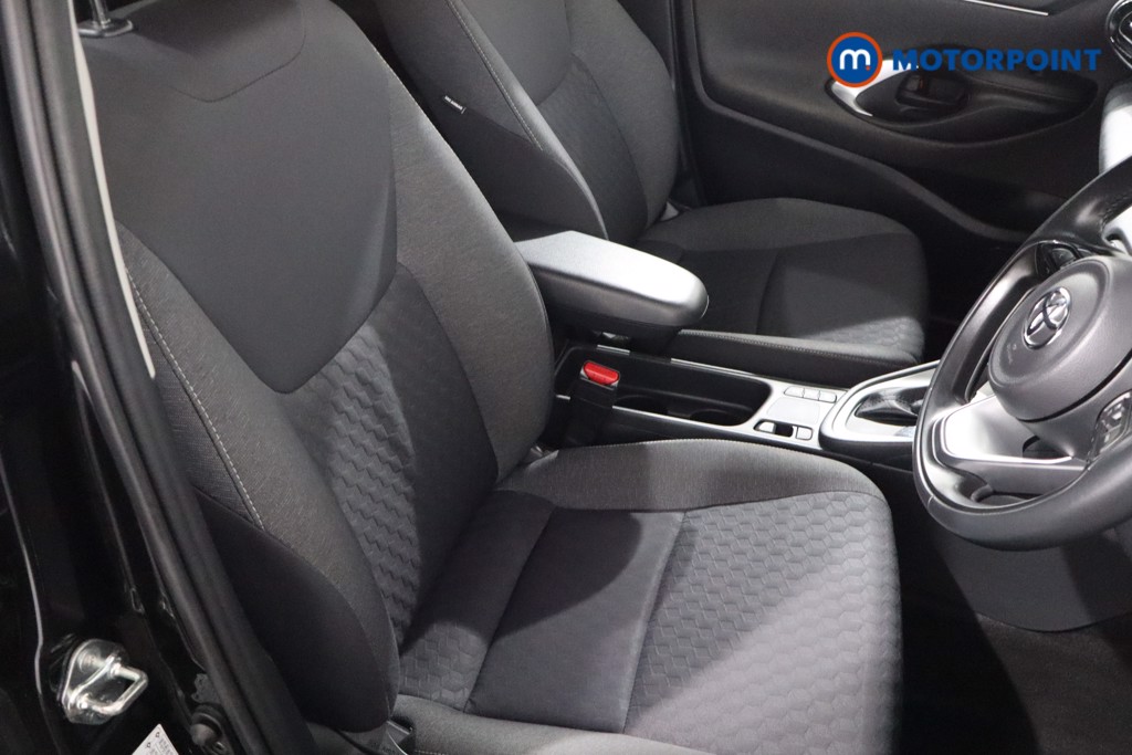 Toyota Yaris Design Automatic Petrol-Electric Hybrid Hatchback - Stock Number (1586773) - 25th supplementary image