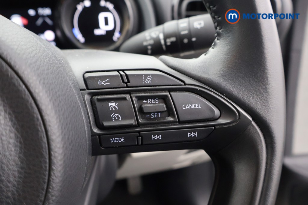 Toyota Yaris Excel Automatic Petrol-Electric Hybrid Hatchback - Stock Number (1587060) - 3rd supplementary image