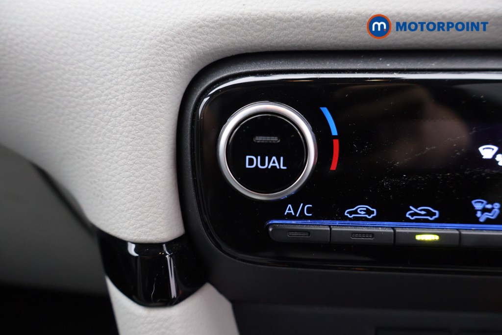 Toyota Yaris Excel Automatic Petrol-Electric Hybrid Hatchback - Stock Number (1587060) - 9th supplementary image