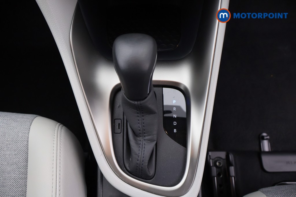 Toyota Yaris Excel Automatic Petrol-Electric Hybrid Hatchback - Stock Number (1587060) - 14th supplementary image