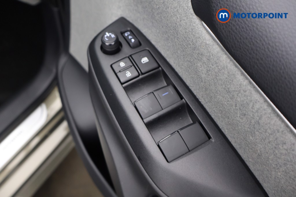 Toyota Yaris Excel Automatic Petrol-Electric Hybrid Hatchback - Stock Number (1587060) - 23rd supplementary image