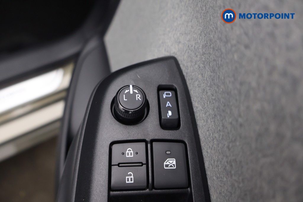 Toyota Yaris Excel Automatic Petrol-Electric Hybrid Hatchback - Stock Number (1587060) - 24th supplementary image