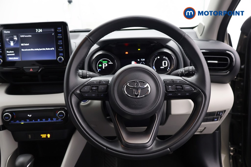 Toyota Yaris Excel Automatic Petrol-Electric Hybrid Hatchback - Stock Number (1587060) - 1st supplementary image