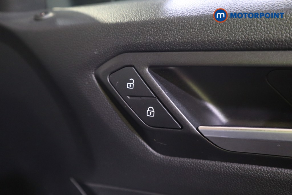 Volkswagen T-Roc SEL Automatic Petrol SUV - Stock Number (1587296) - 14th supplementary image