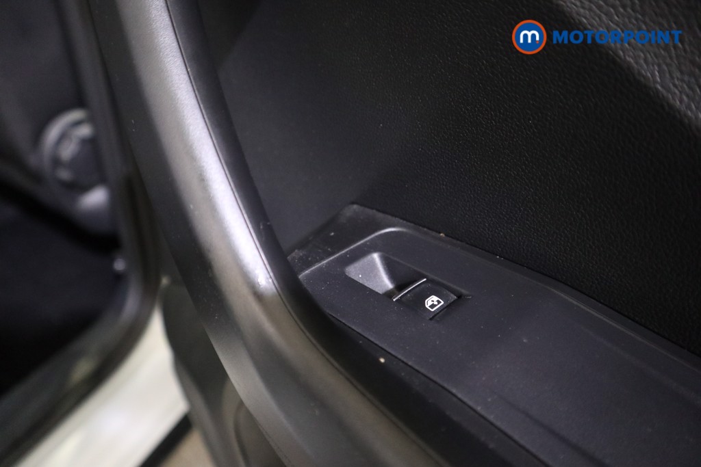 Volkswagen T-Roc SEL Automatic Petrol SUV - Stock Number (1587296) - 19th supplementary image